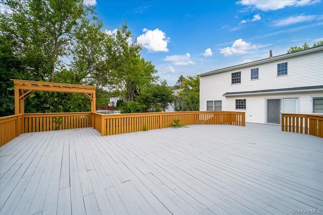 207 Butter Hill Drive, New Windsor, NY 12553
