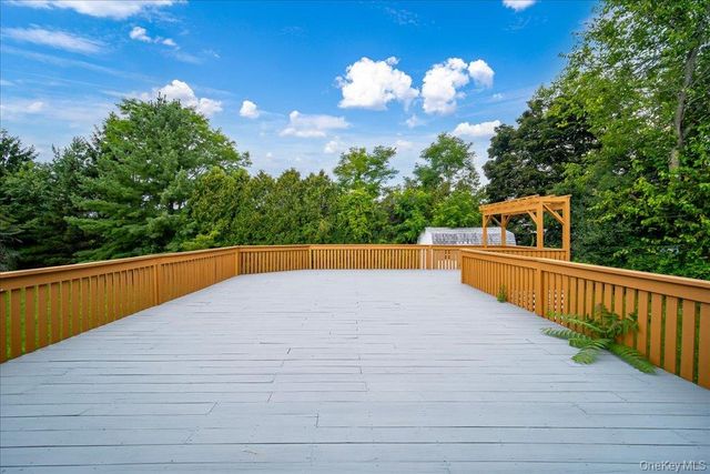 207 Butter Hill Drive, New Windsor, NY 12553