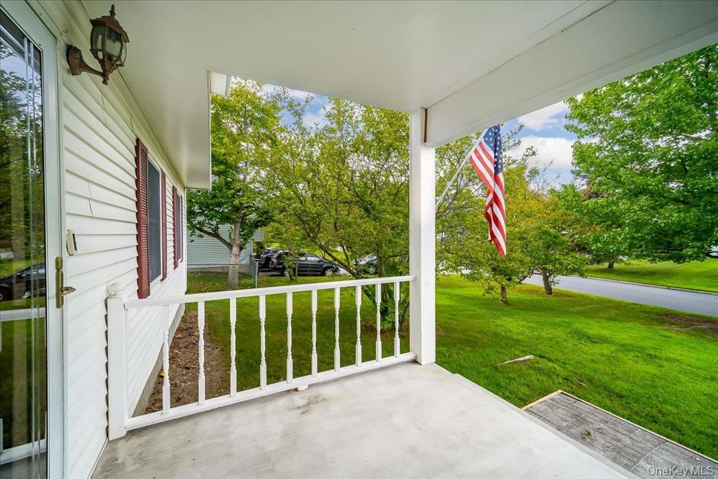207 Butter Hill Drive, New Windsor, NY 12553 — photo 2