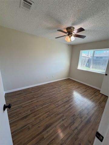 6436 Stonewater Bend Trail, Fort Worth, TX 76179