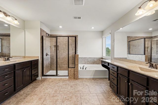 502 Alucio Court, Matthews, NC 28104