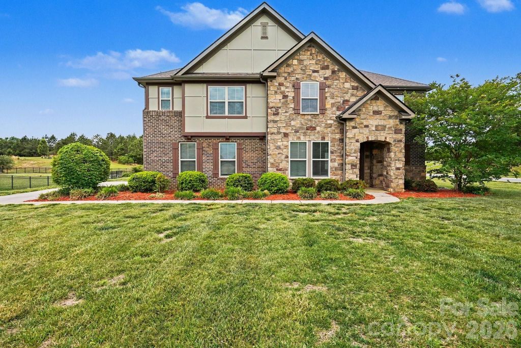 502 Alucio Court, Matthews, NC 28104