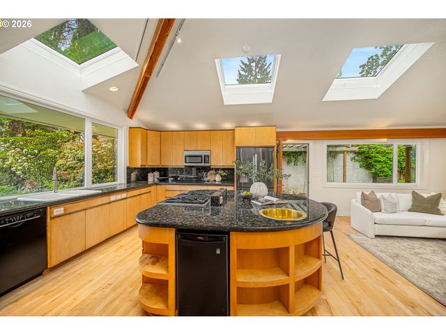 2540 LINCOLN St, Eugene, OR 97405