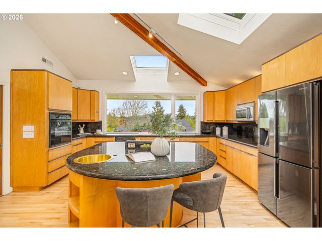 2540 LINCOLN St, Eugene, OR 97405