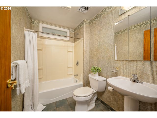 2540 LINCOLN St, Eugene, OR 97405