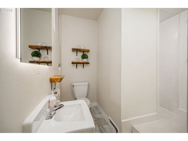 2540 LINCOLN St, Eugene, OR 97405