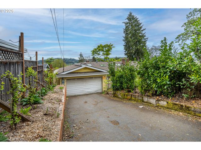 2540 LINCOLN St, Eugene, OR 97405