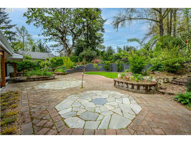 2540 LINCOLN St, Eugene, OR 97405