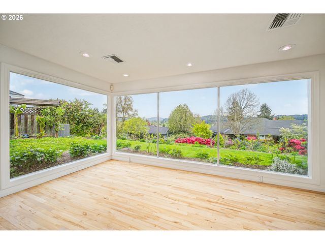 2540 LINCOLN St, Eugene, OR 97405