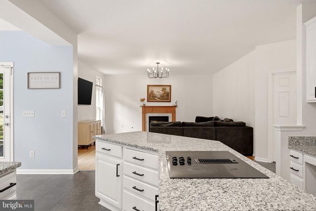 49 PEBBLE CIR, Charles Town, WV 25414