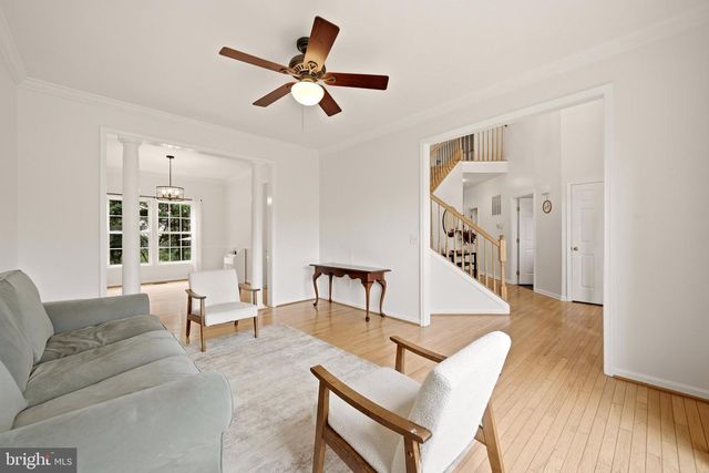 49 PEBBLE CIR, Charles Town, WV 25414