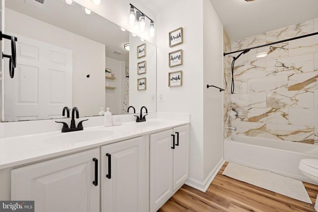 49 PEBBLE CIR, Charles Town, WV 25414