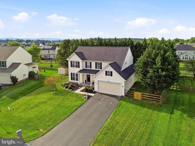 49 PEBBLE CIR, Charles Town, WV 25414