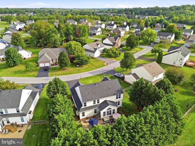 49 PEBBLE CIR, Charles Town, WV 25414