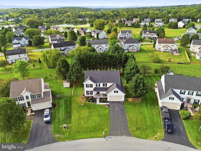 49 PEBBLE CIR, Charles Town, WV 25414