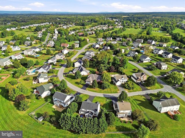 49 PEBBLE CIR, Charles Town, WV 25414