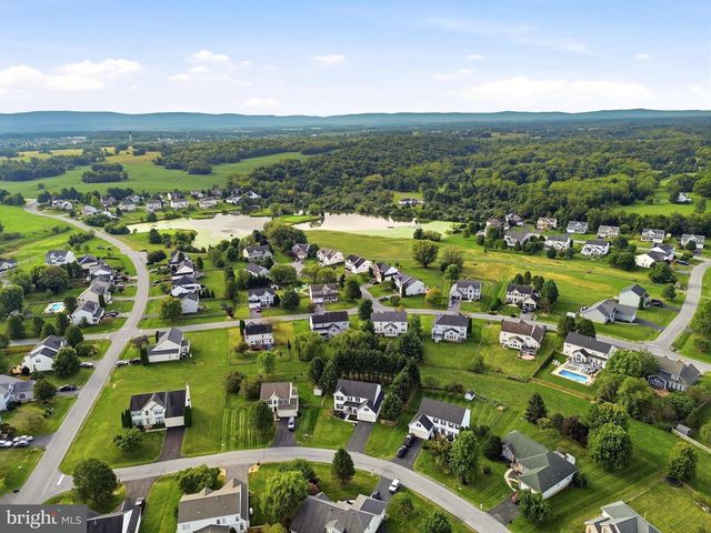 49 PEBBLE CIR, Charles Town, WV 25414
