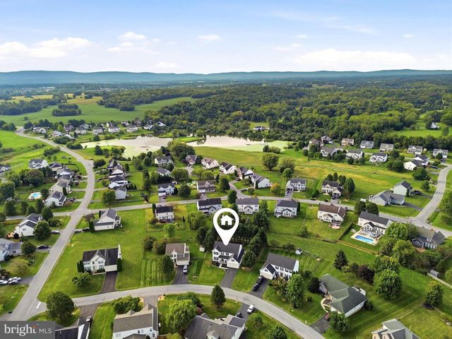 49 PEBBLE CIR, Charles Town, WV 25414