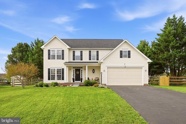 49 PEBBLE CIR, Charles Town, WV 25414