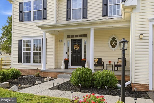 49 PEBBLE CIR, Charles Town, WV 25414