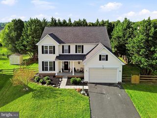 49 PEBBLE CIR, Charles Town, WV 25414