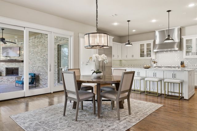 6840 Casa Loma Avenue, Dallas, TX 75214