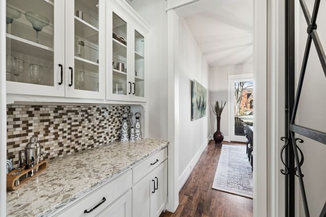 6840 Casa Loma Avenue, Dallas, TX 75214