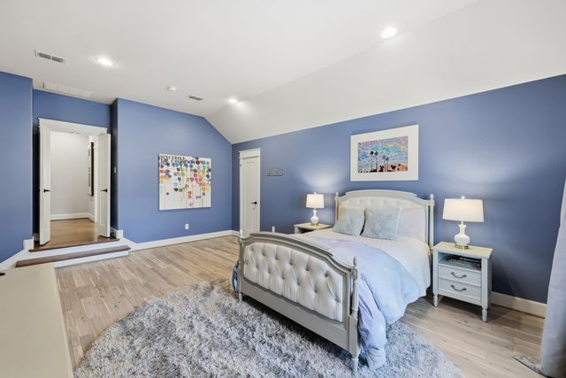 6840 Casa Loma Avenue, Dallas, TX 75214