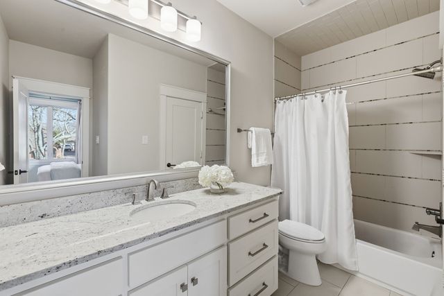 6840 Casa Loma Avenue, Dallas, TX 75214