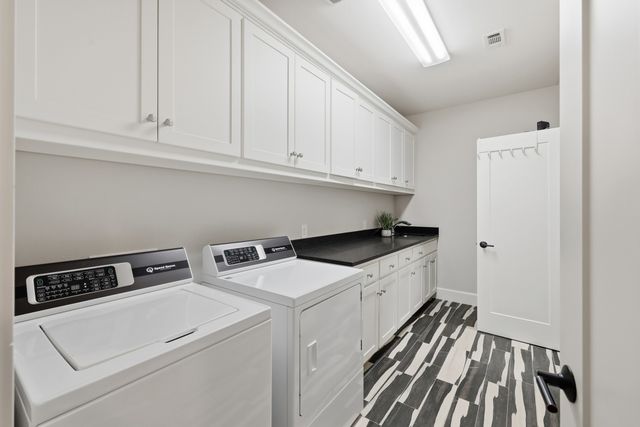 6840 Casa Loma Avenue, Dallas, TX 75214