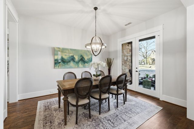 6840 Casa Loma Avenue, Dallas, TX 75214