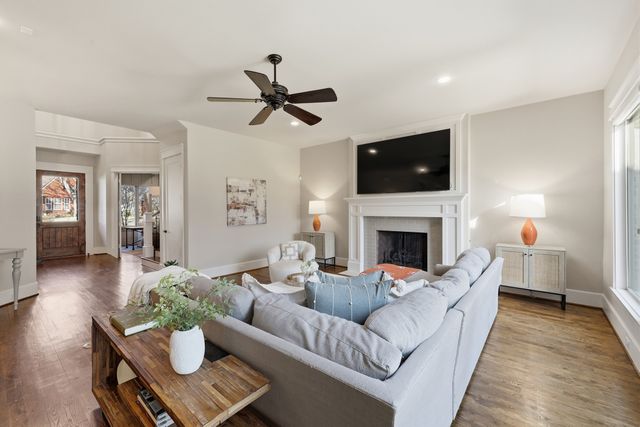 6840 Casa Loma Avenue, Dallas, TX 75214