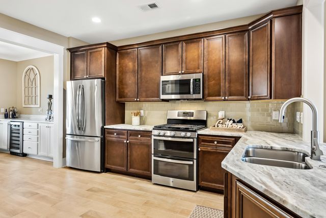 477 Hundred Oaks Parkway, Summerville, SC 29483