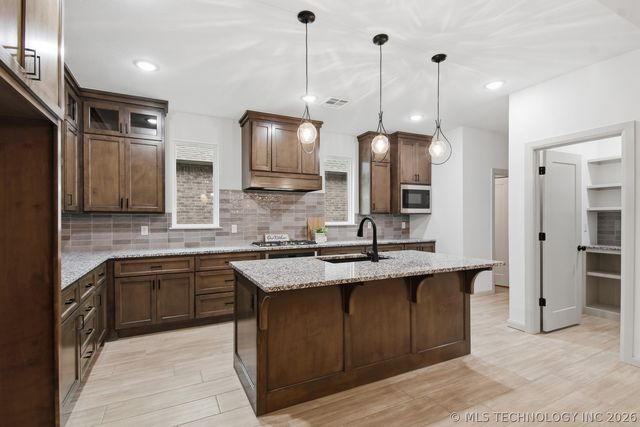1218 N Elder Avenue, Broken Arrow, OK 74012