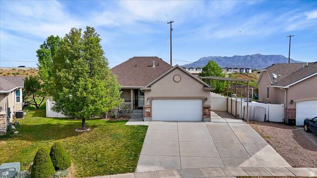 949 E CHRIS CIR, Clearfield, UT 84015