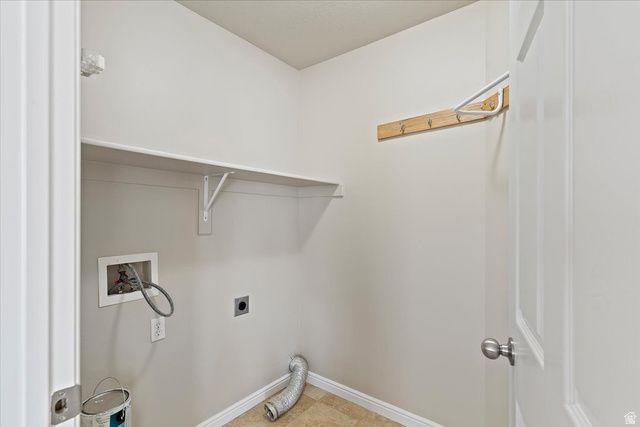 949 E CHRIS CIR, Clearfield, UT 84015