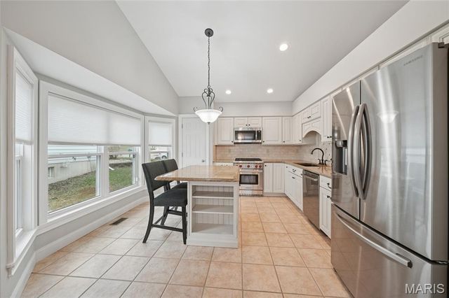 3705 Olsney Drive, St Charles, MO 63303