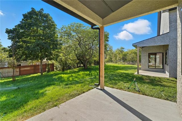 217 NW Orchard Court, Lee's Summit, MO 64063