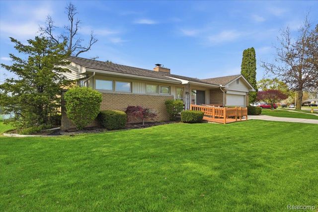7439 Carrousel Boulevard, Westland, MI 48185