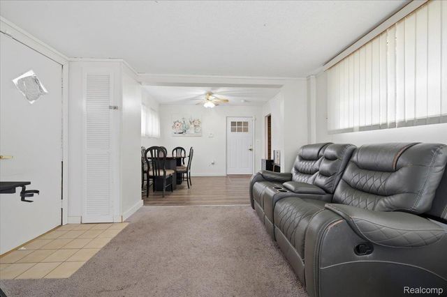 7439 Carrousel Boulevard, Westland, MI 48185