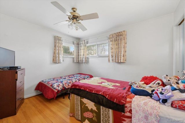 7439 Carrousel Boulevard, Westland, MI 48185