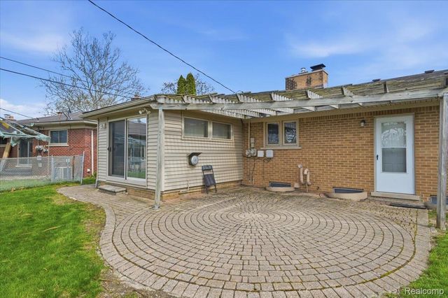 7439 Carrousel Boulevard, Westland, MI 48185