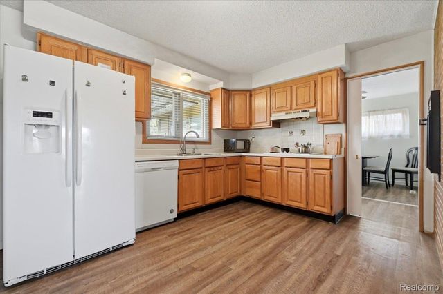 7439 Carrousel Boulevard, Westland, MI 48185