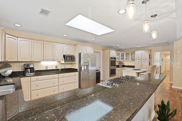 6 Governors Ln, Hilton Head Island, SC 29928