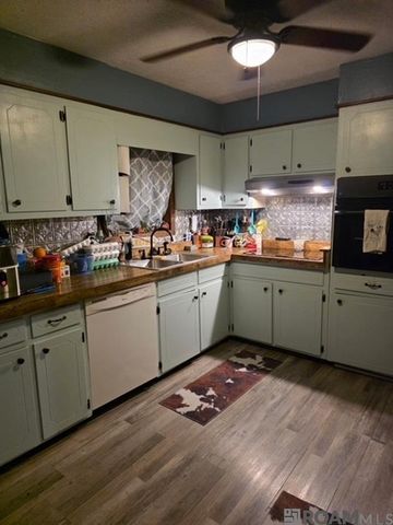 27270 Wagner Dr, Slaughter, LA 70777