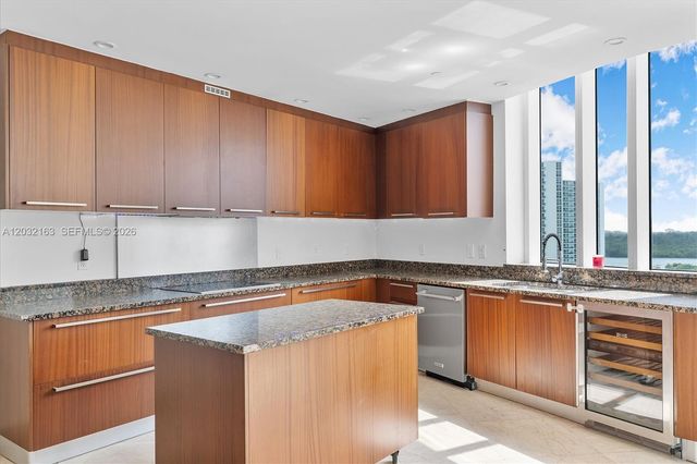 15901 Collins Ave 904, Sunny Isles Beach, FL 33160