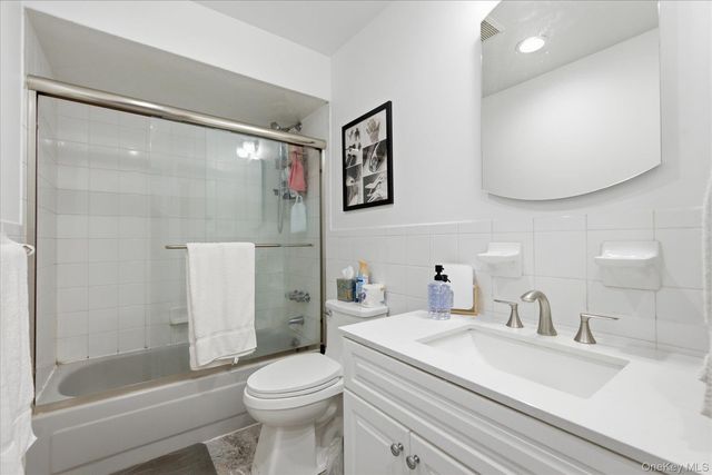 108 Atlantic Avenue 37, Lynbrook, NY 11563
