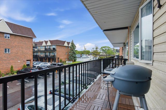 108 Atlantic Avenue 37, Lynbrook, NY 11563