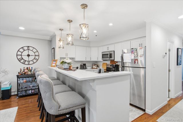 108 Atlantic Avenue 37, Lynbrook, NY 11563