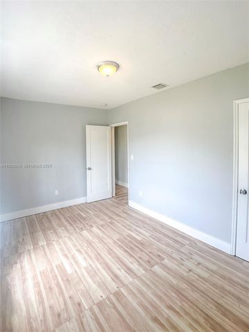 14801 Lincoln Blvd, Miami, FL 33176